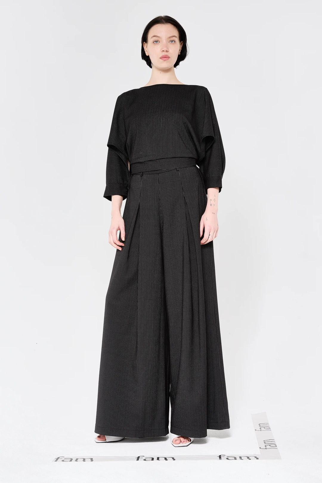 Zwarte broek met  krijtstreep