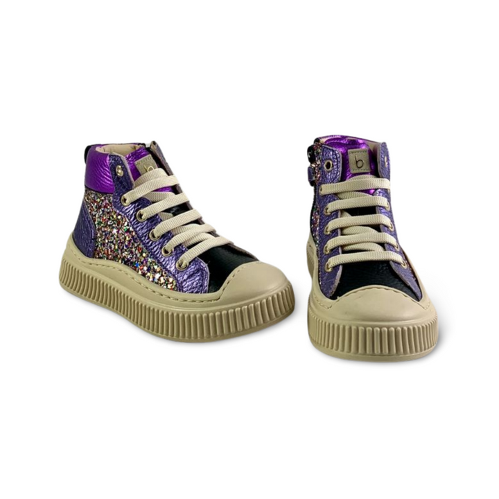 Sneaker met beschermde neus