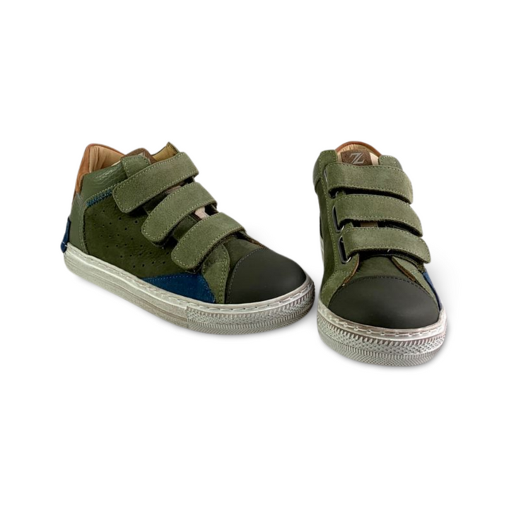 Sneaker met plakkers