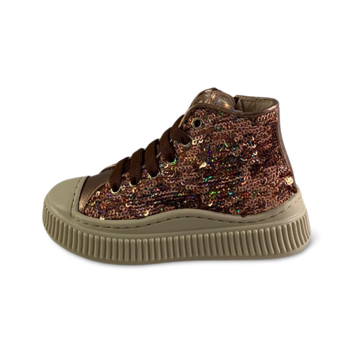 Sneaker met beschermde neus