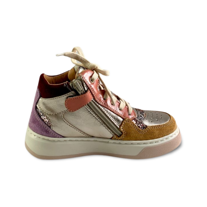 Sneaker met kleur en glitter