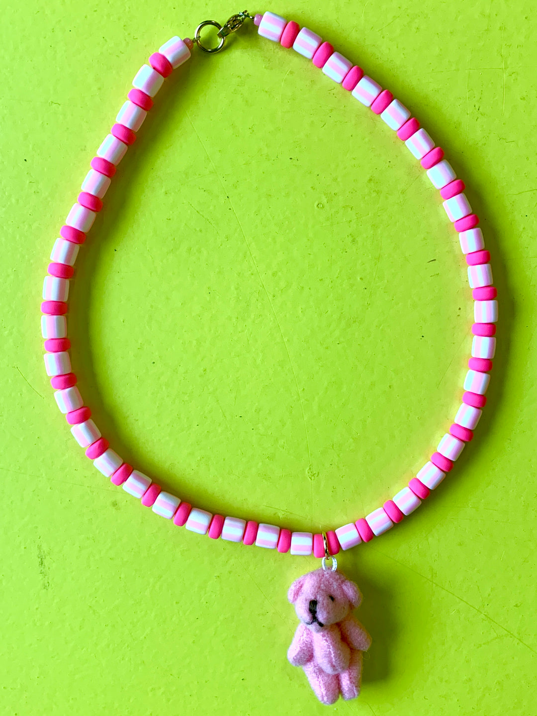 ketting beertje roze