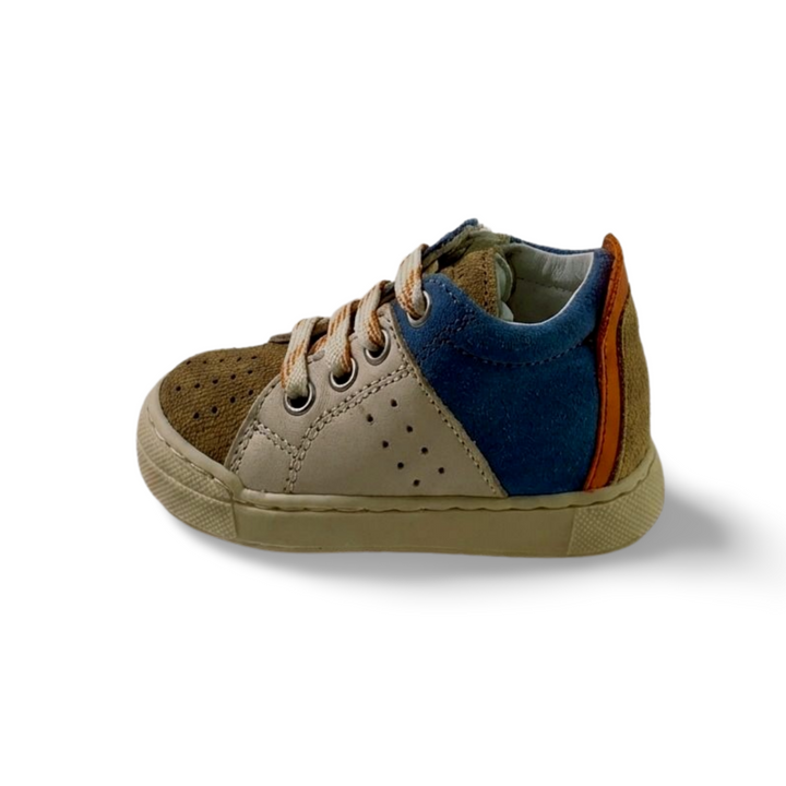 Schoentje met blauw accent