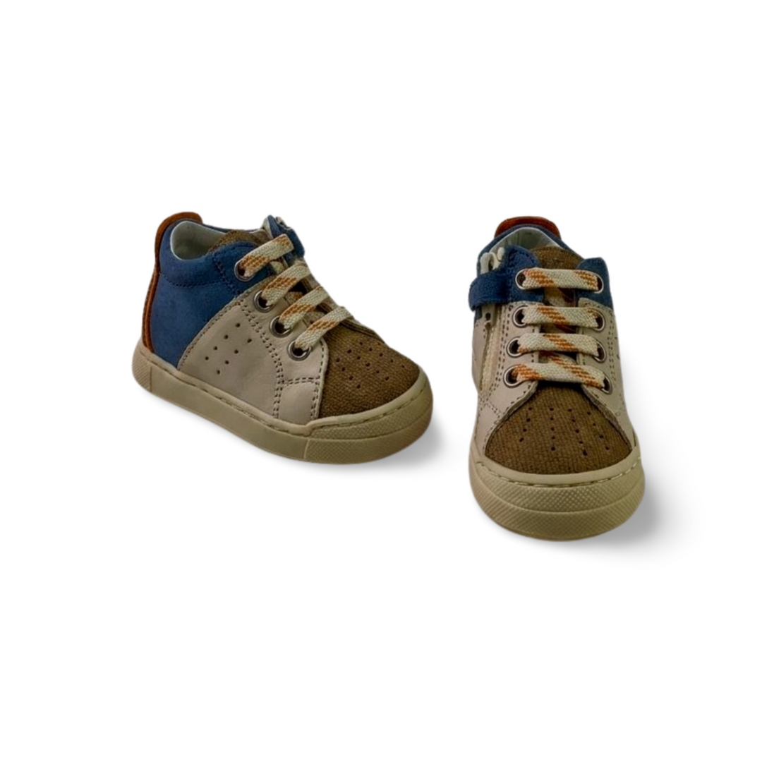Schoentje met blauw accent