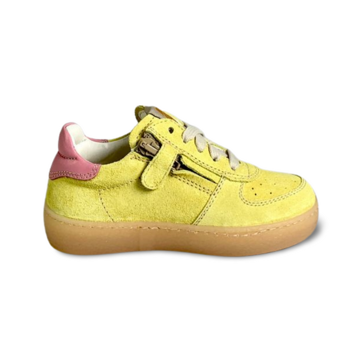 Mooie gele en roze sneaker