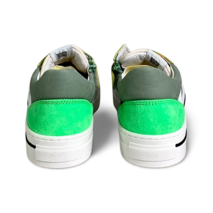 Sneaker met groene accenten